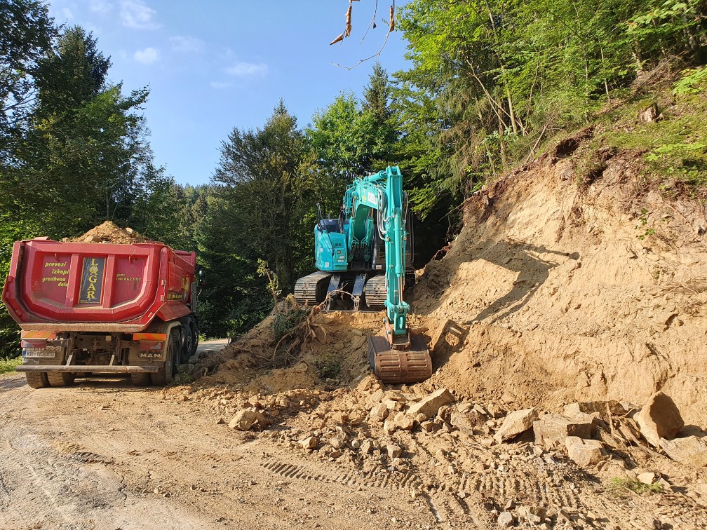 Obnova lokalne ceste v Zaprevalu