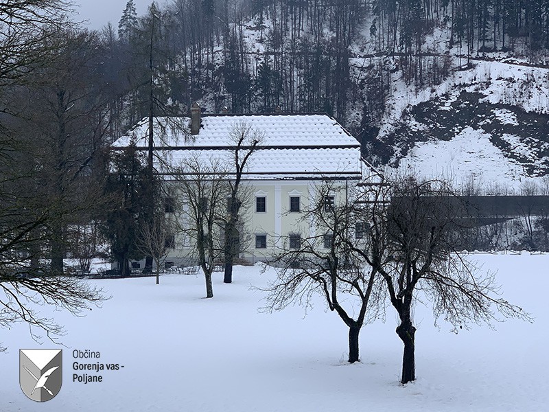 Tavčarjev dvorec Visoko v zimskem času
