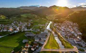 Gorenja vas v Poljanski dolini