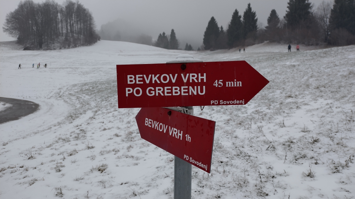 Pot bo pohodnike vodila tudi čez Bevkov vrh. FOTO: JURE FERLAN